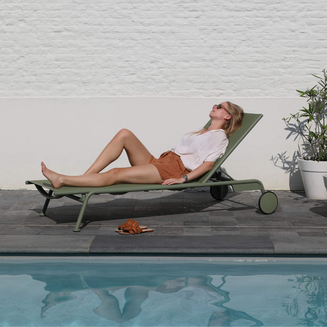 How to choose the best outdoor sun lounger
