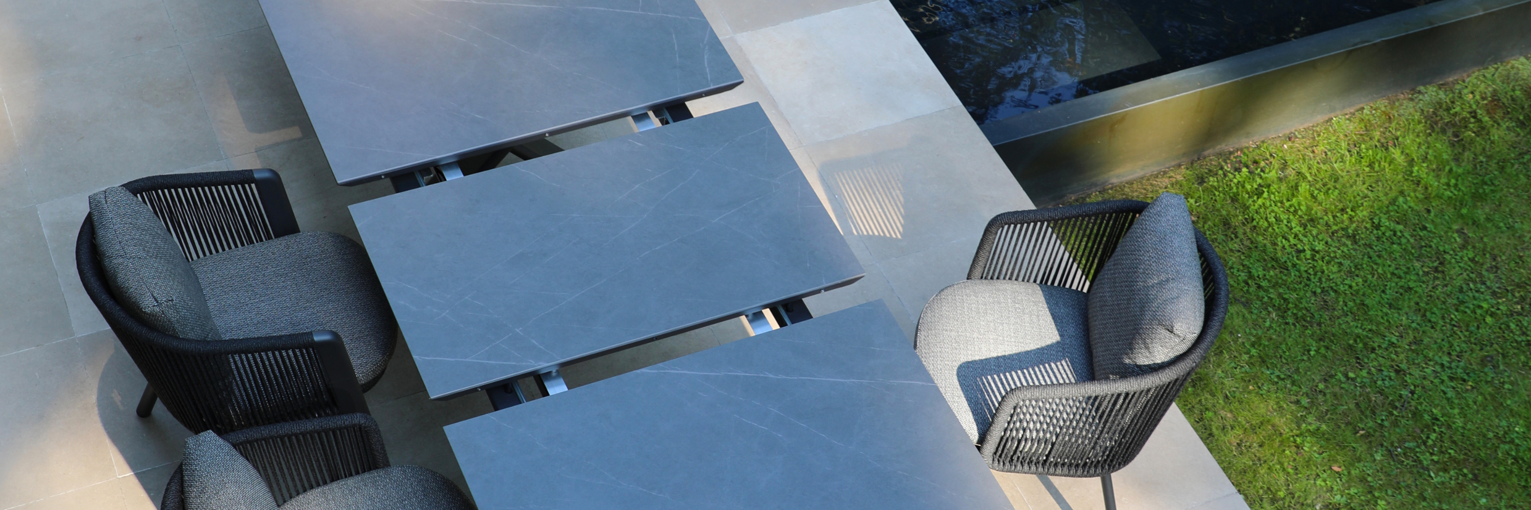 Extendable outdoor dining tables