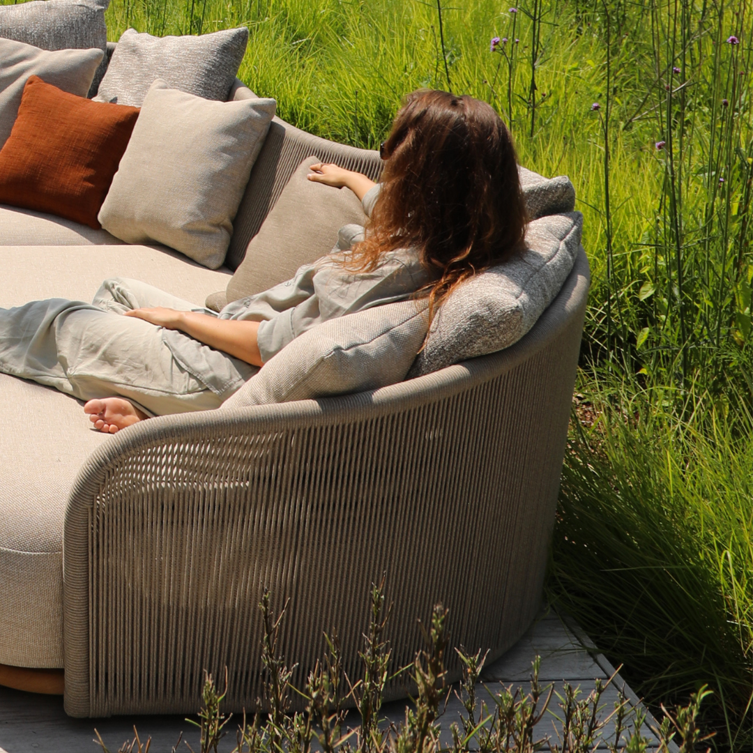 Wave Curved 4-Seater Sofa