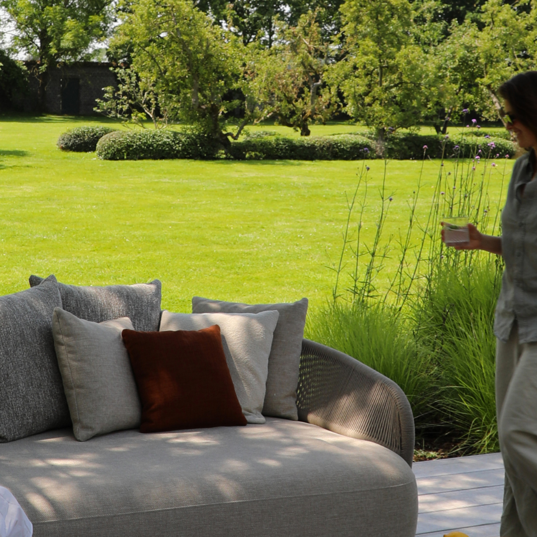 Wave Curved 4-Seater Sofa
