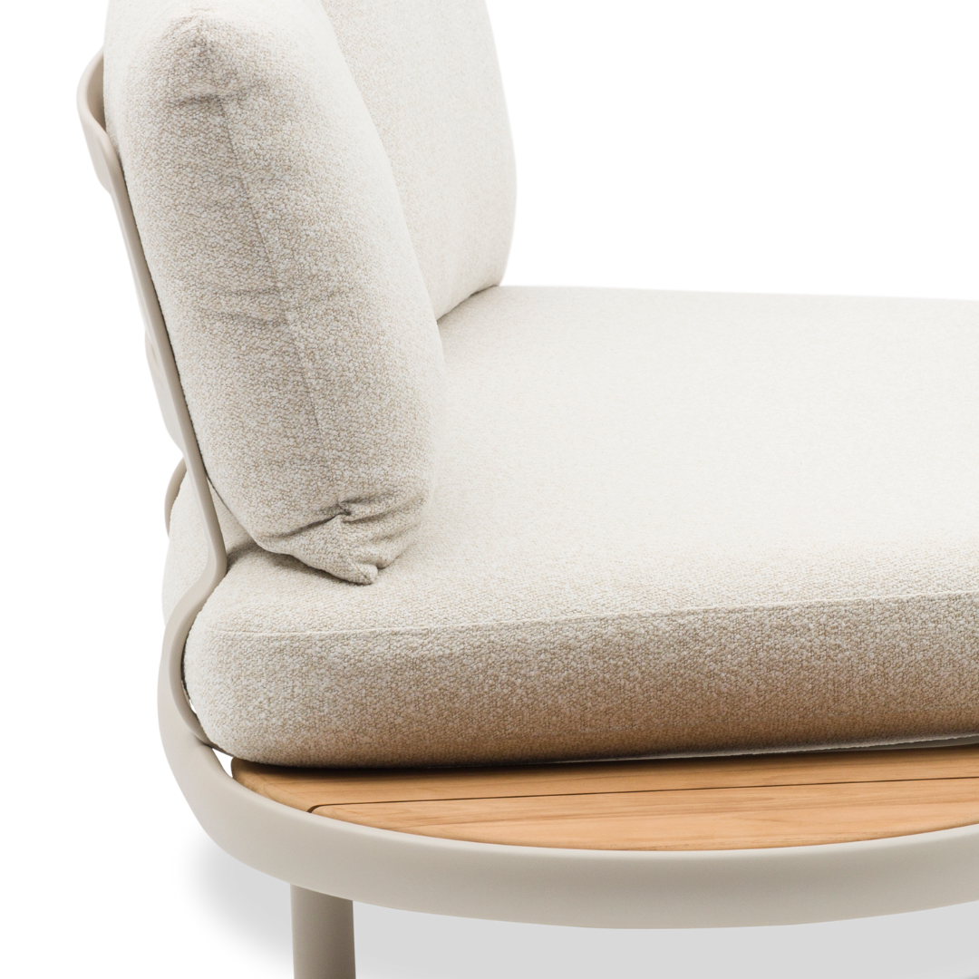 Cloud Curved 4-Seater Sofa with Armrest - Jalousie