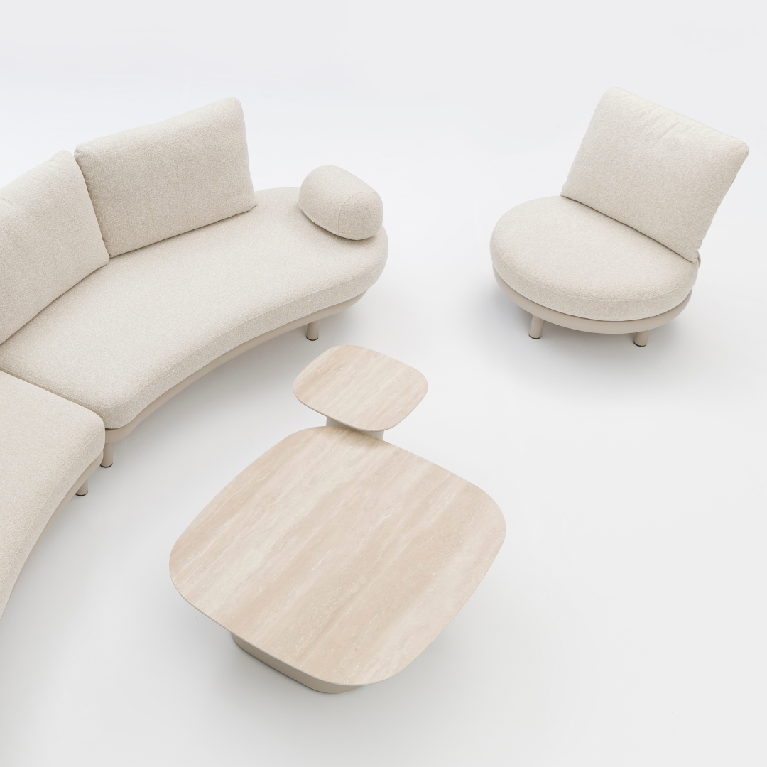 Cloud Curved 4-Seater Sofa with Armrest - Jalousie