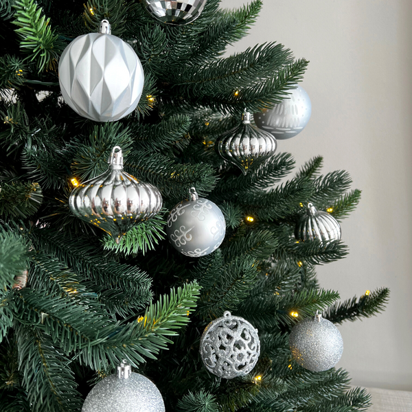 Tree Decorations : Silver - 60 pieces